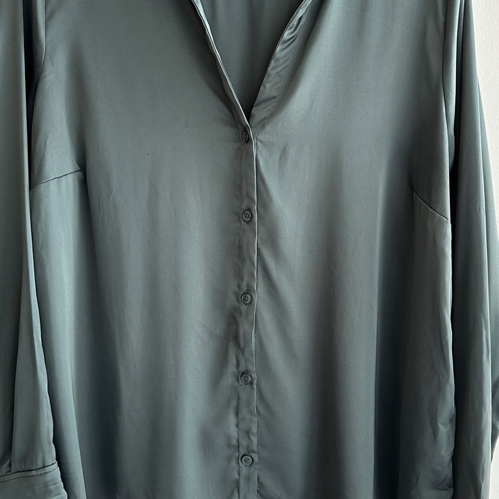 H&M Green Satin Button Down Shirt, Size Large - Picture 3 of 16